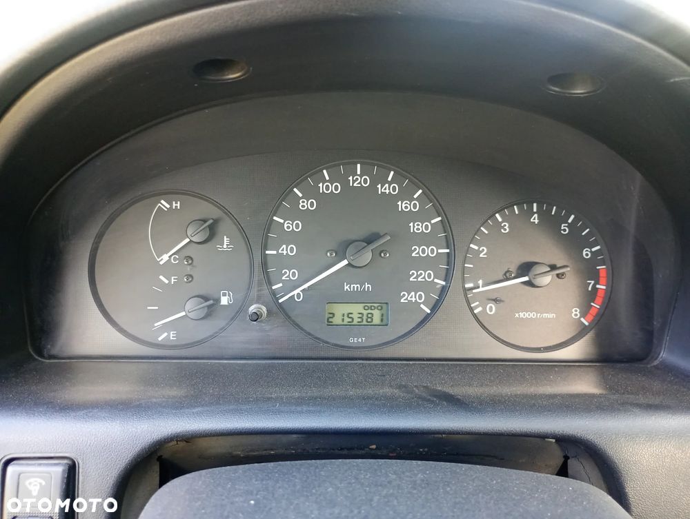Mazda 626 2.0 Special - 8