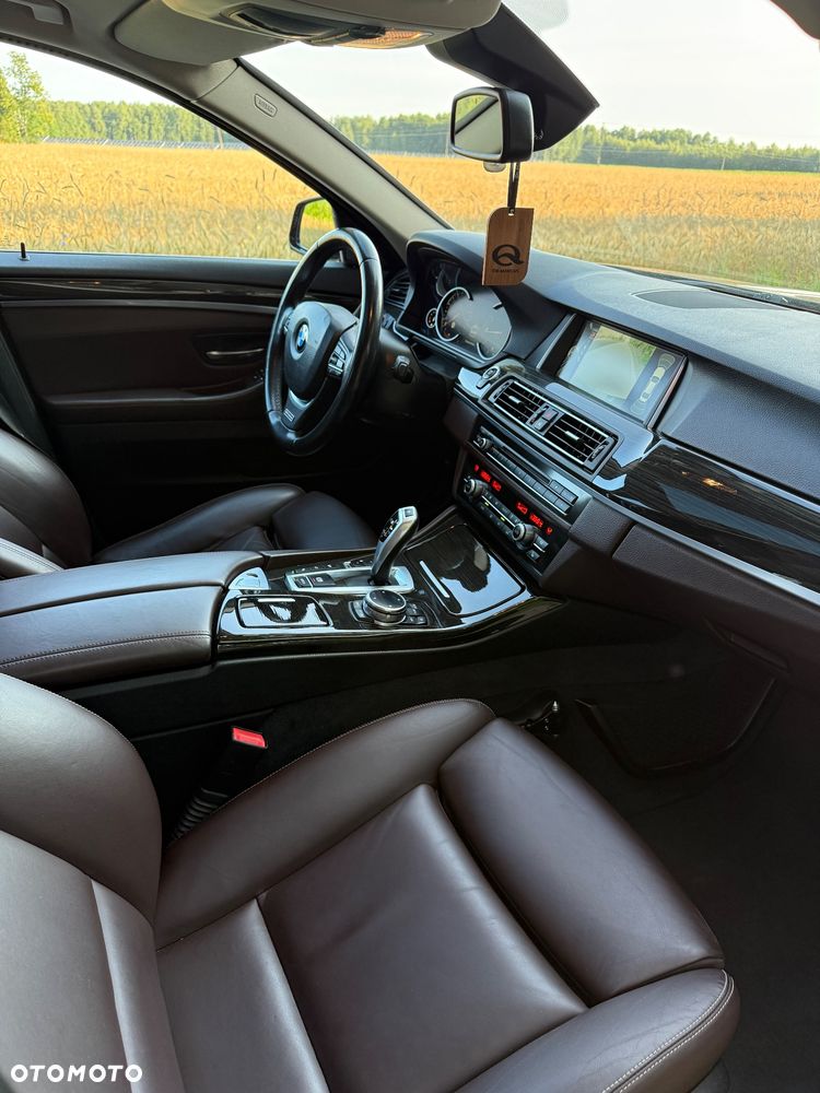 BMW Seria 5 528i xDrive Luxury Line - 11