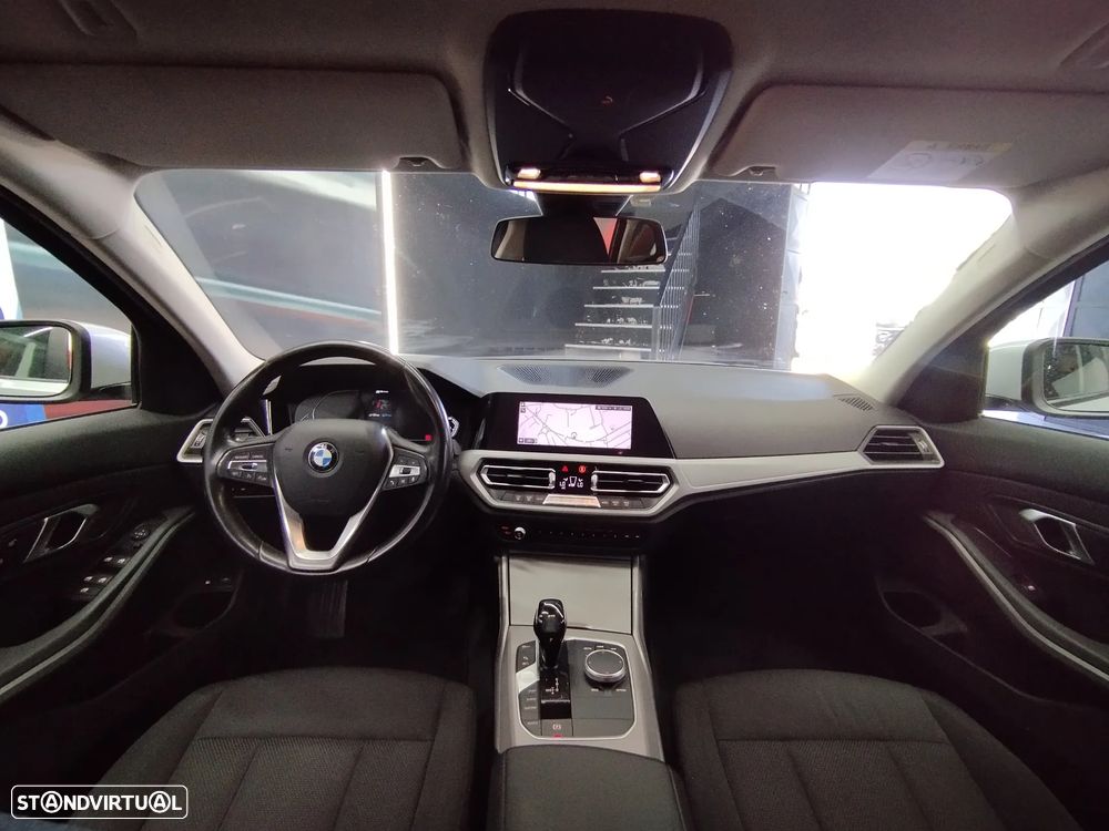 BMW 330 e Auto - 19