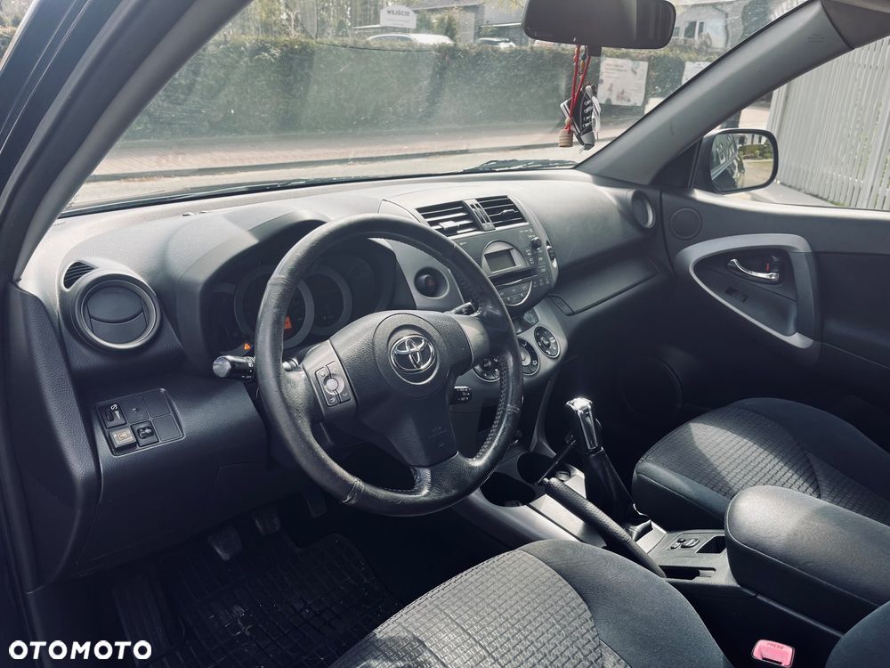 Toyota RAV4 2.0 VVT-i Sol - 17