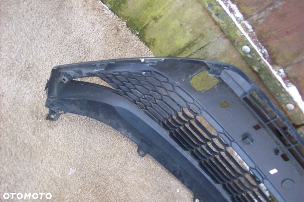 KRATKA ŚRODKOWA ZDERZAKA PRZEDNIEGO TOYOTA C-HR LIFT - 6