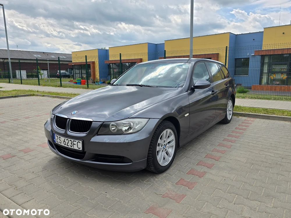 BMW Seria 3 320i - 1