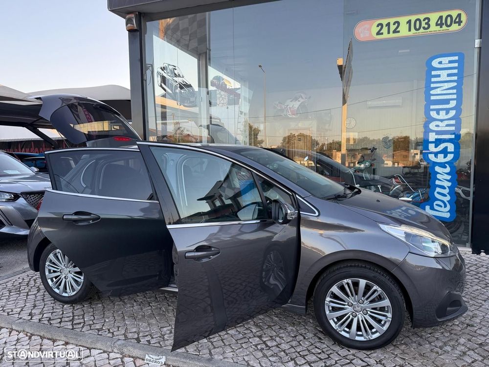 Peugeot 208 1.2 PureTech Style EAT6 - 5