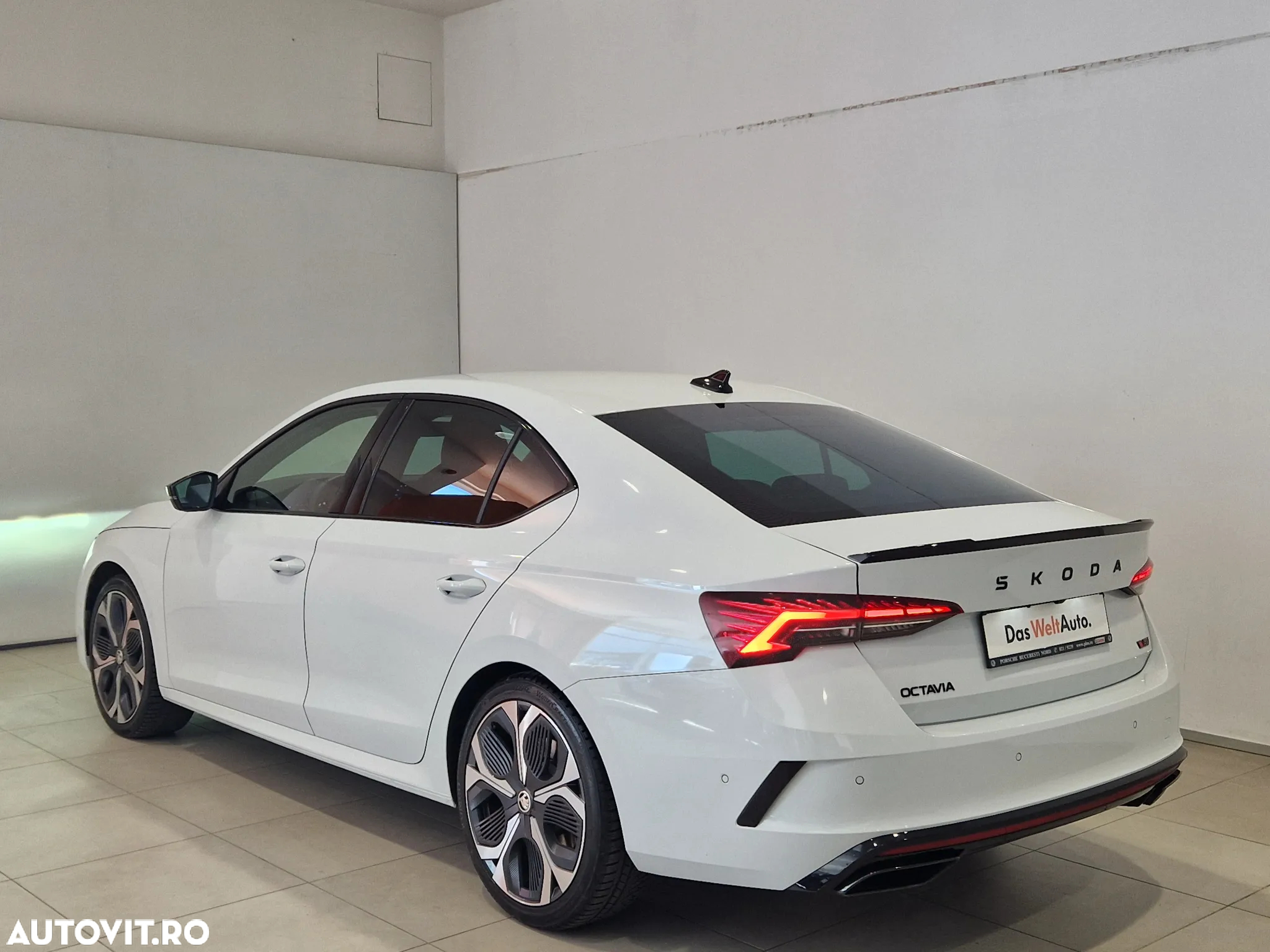 Skoda Octavia 2.0 TSI 265 CP DSG RS - 3