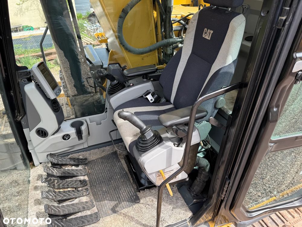 Caterpillar 324 E - 13