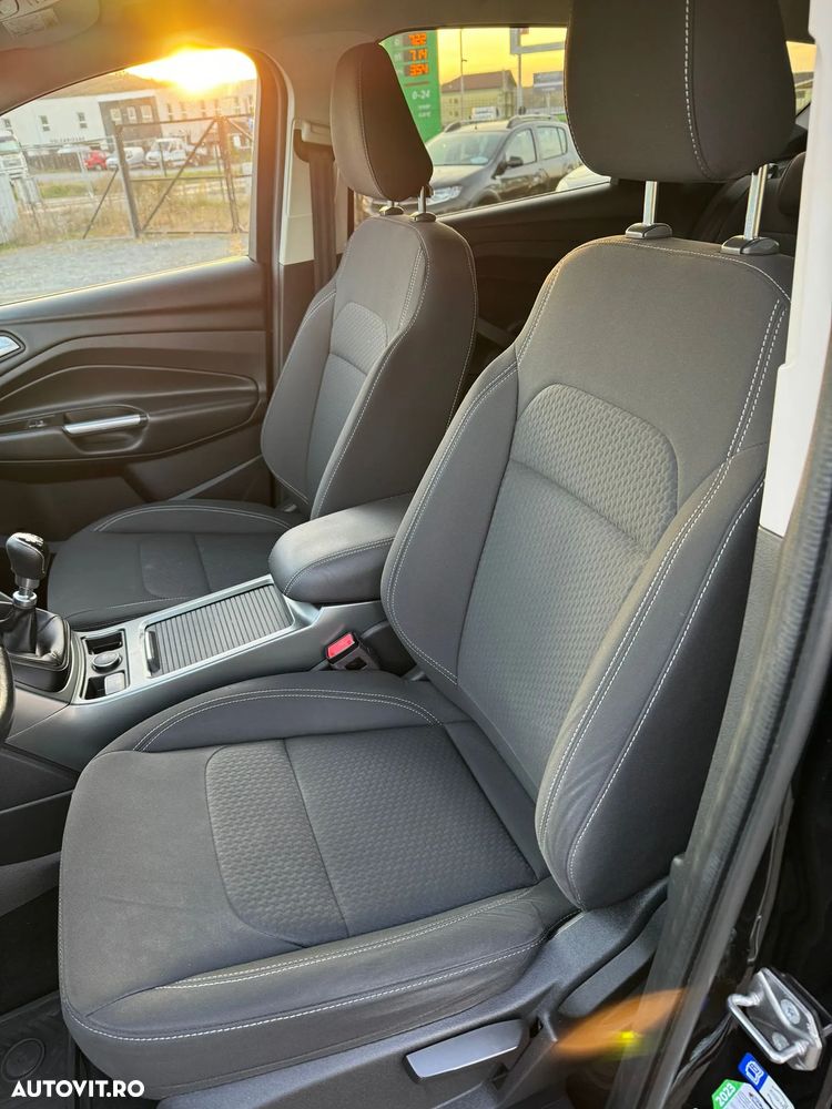 Ford Kuga 1.5 EcoBoost 2x4 Black & Silver - 32