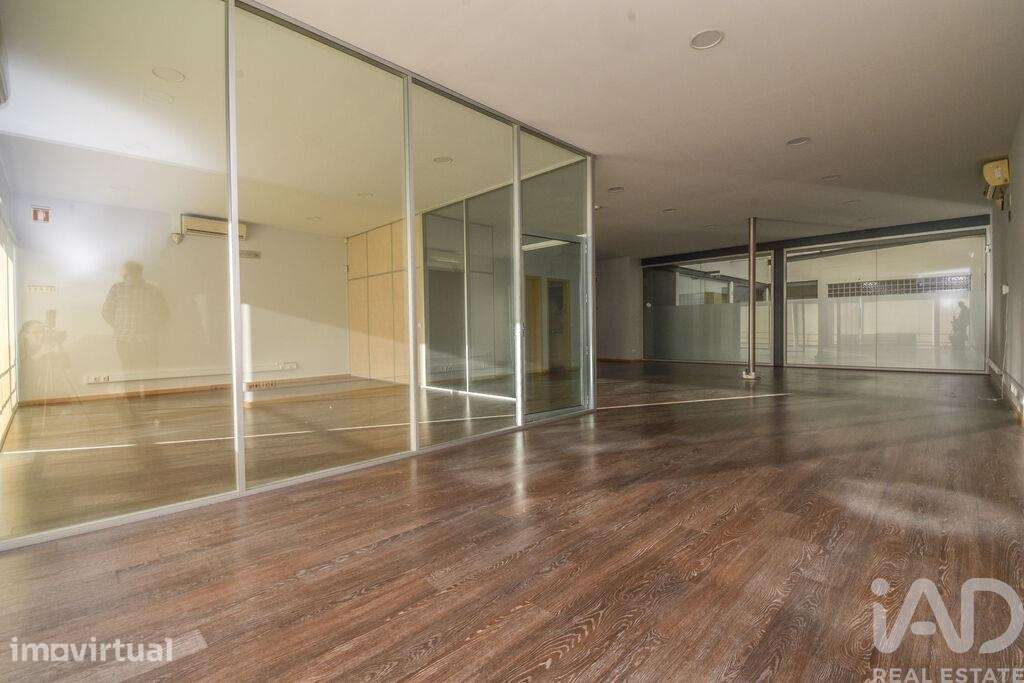 Loja / Estabelecimento Comercial em Marinha Grande de 135,00 m2