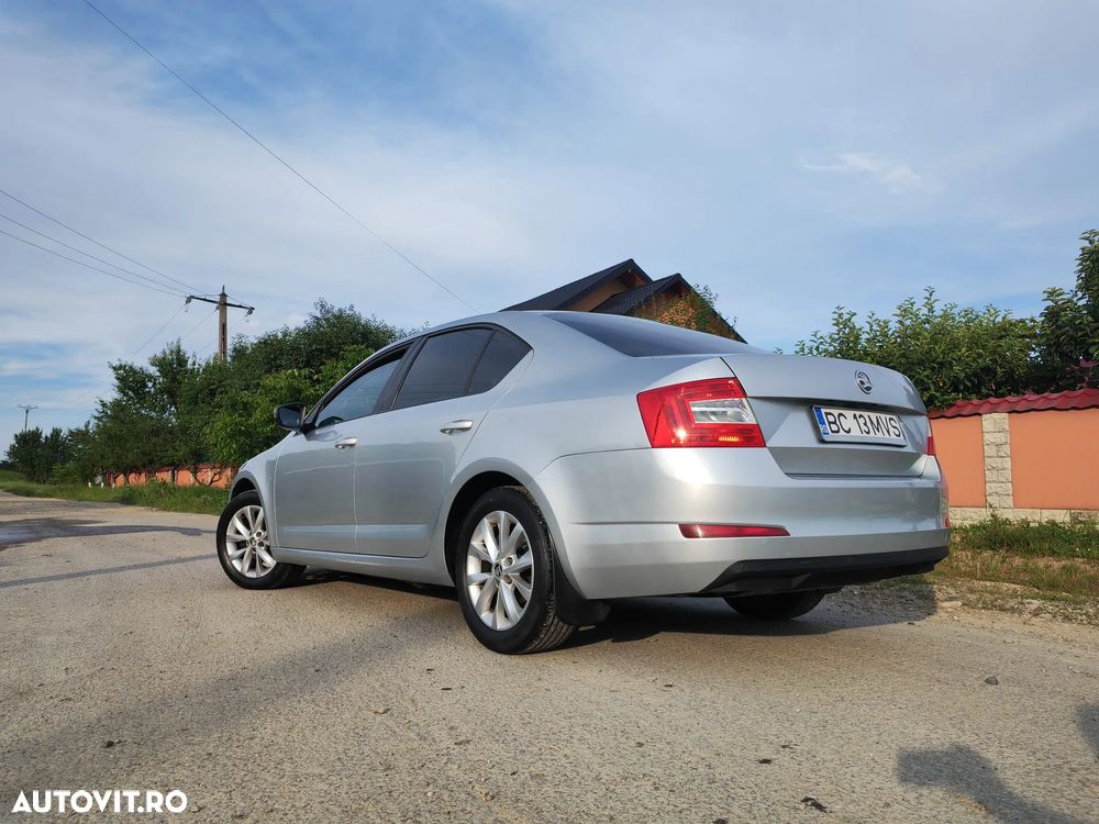 Skoda Octavia 1.6 TDI Ambiente - 1