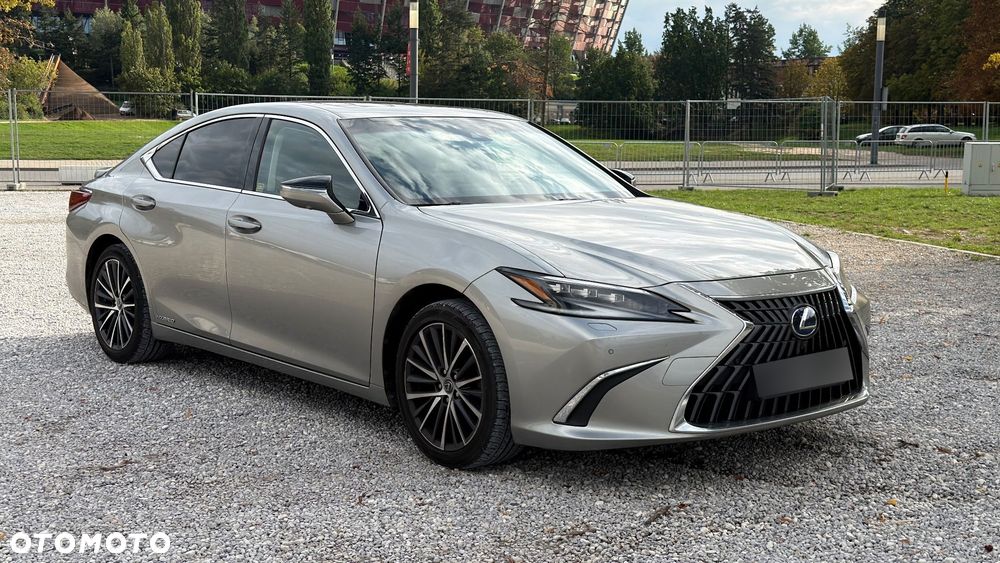 Lexus ES 300h F Sport Design - 1