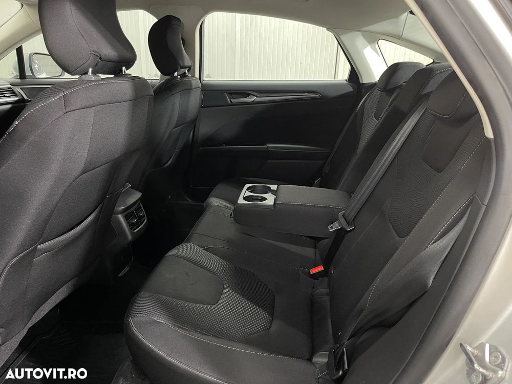 Ford Mondeo 2.0 HEV Titanium - 12