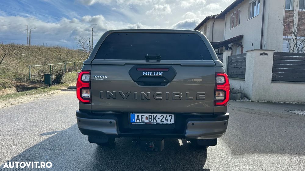 Toyota Hilux 2.8D 204CP 4x4 Double Cab AT Invincible Color Edition - 16