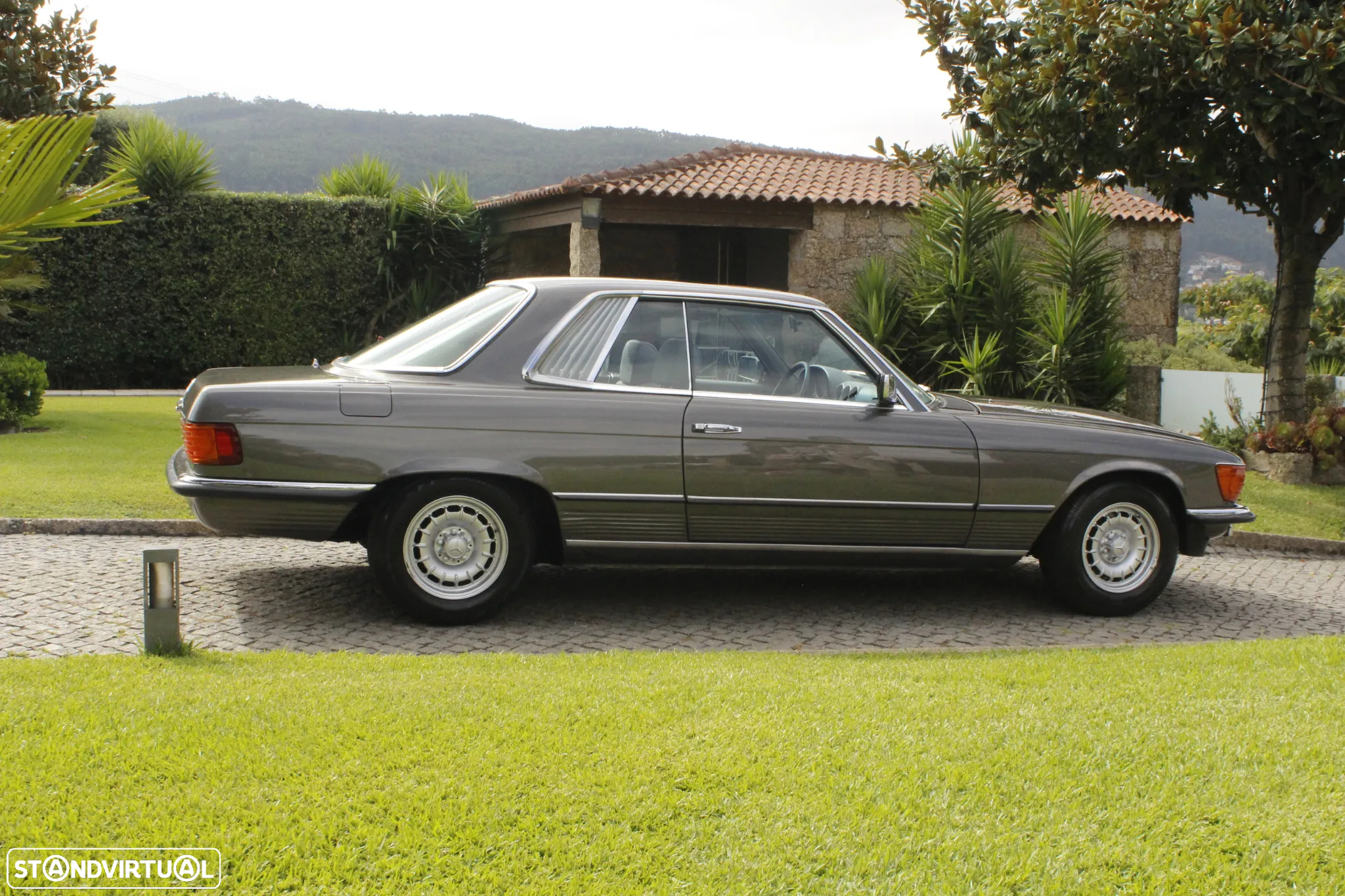 Mercedes-Benz 280 - 8