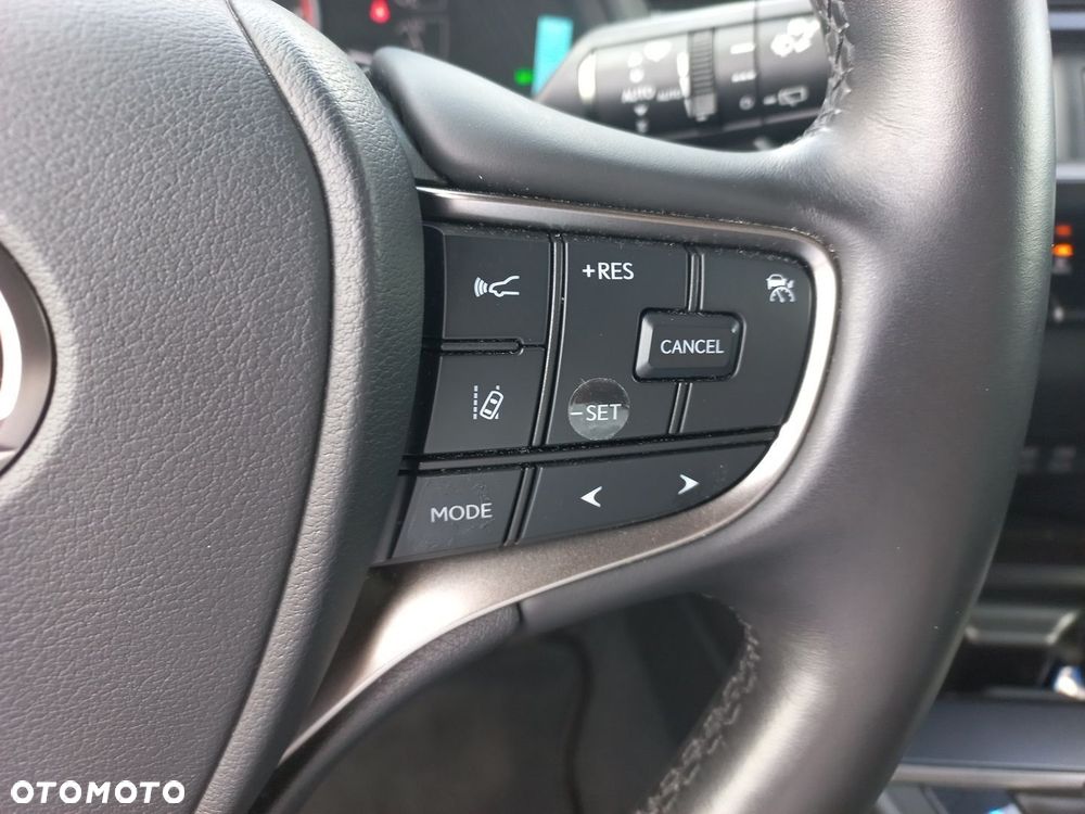 Lexus UX - 14