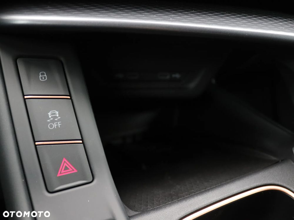 Cupra Terramar 1.5 e-Hybrid DSG VZ - 23