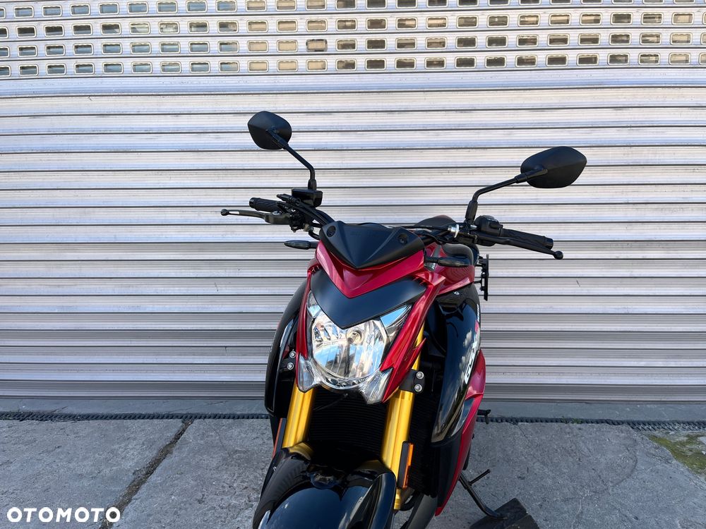 Suzuki GSX 1000 - 18