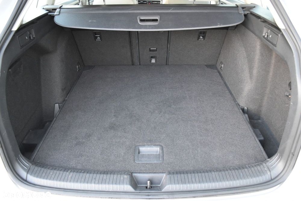 Volkswagen Golf Variant - 34