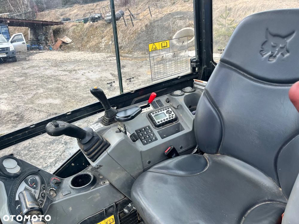 Bobcat E26 - 11