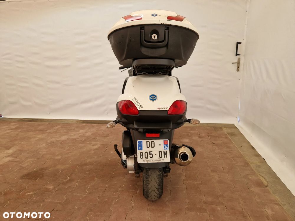 Piaggio MP-3 - 7