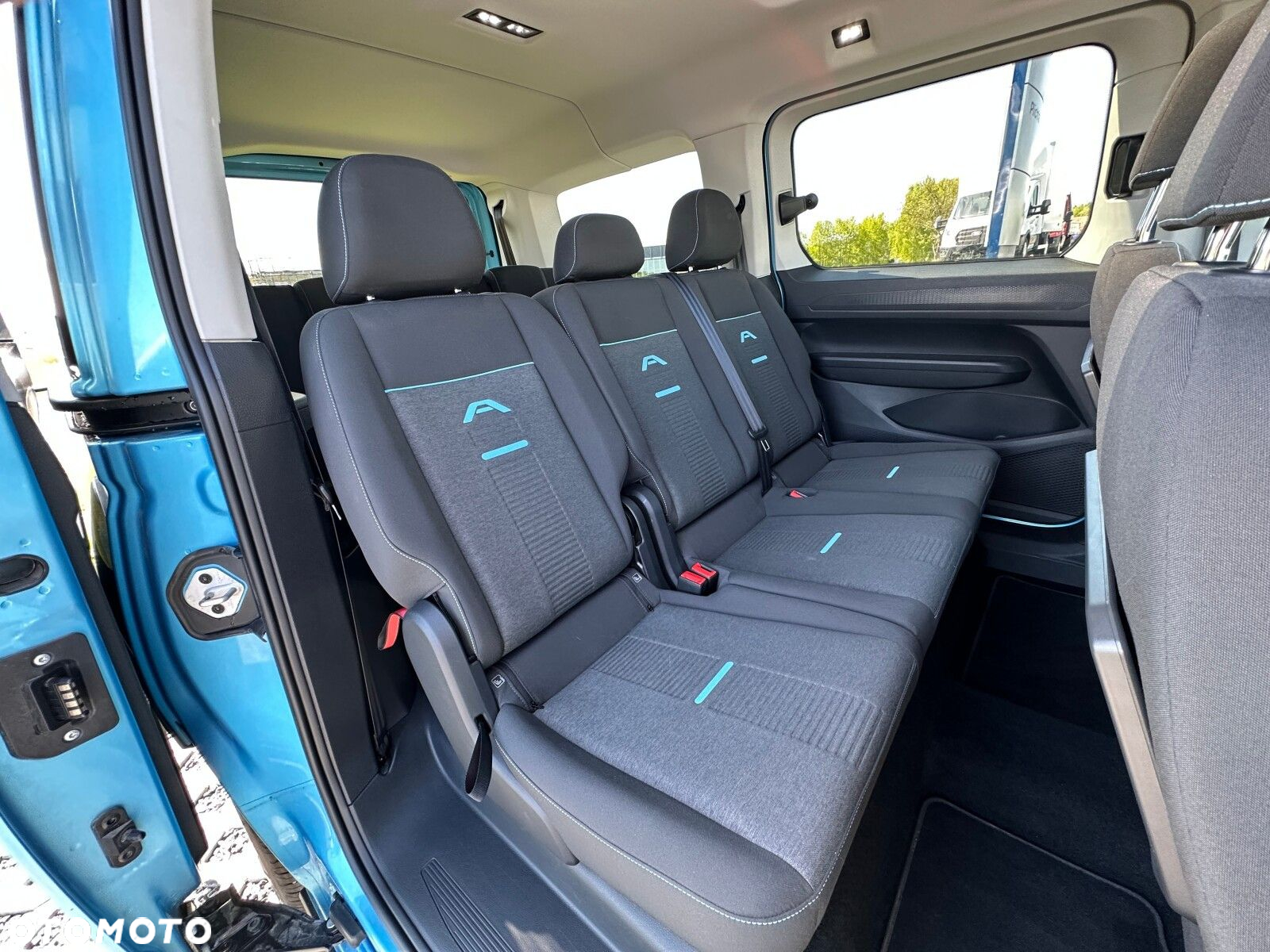 Ford Tourneo Connect Grand - 12