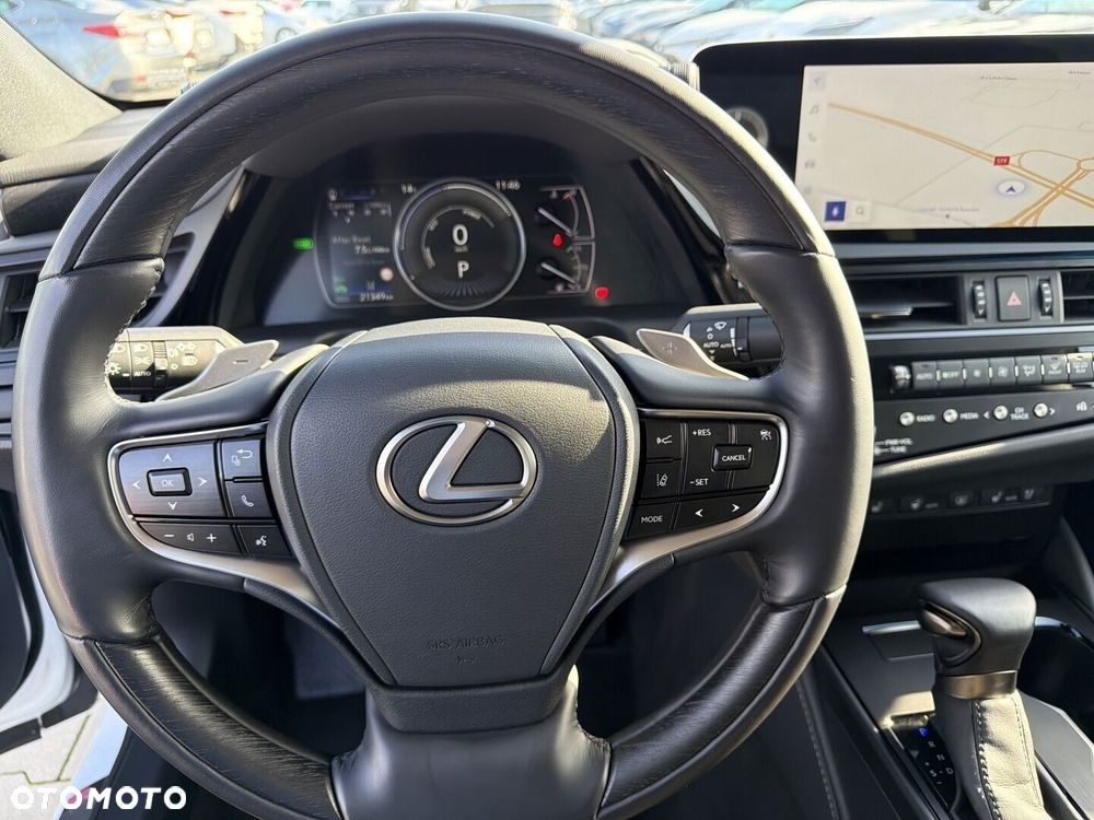 Lexus ES 300h Prestige - 16