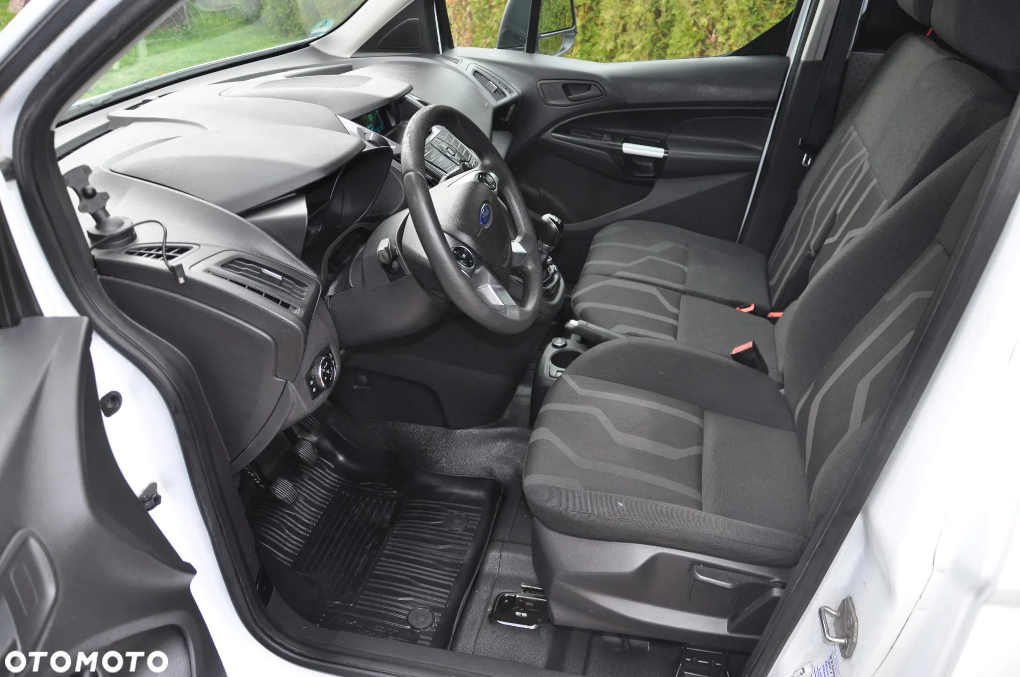 Ford Transit Connect - 12