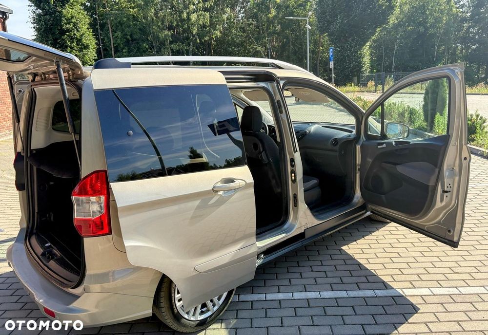 Ford Tourneo Courier 1.5 TDCi Titanium - 19