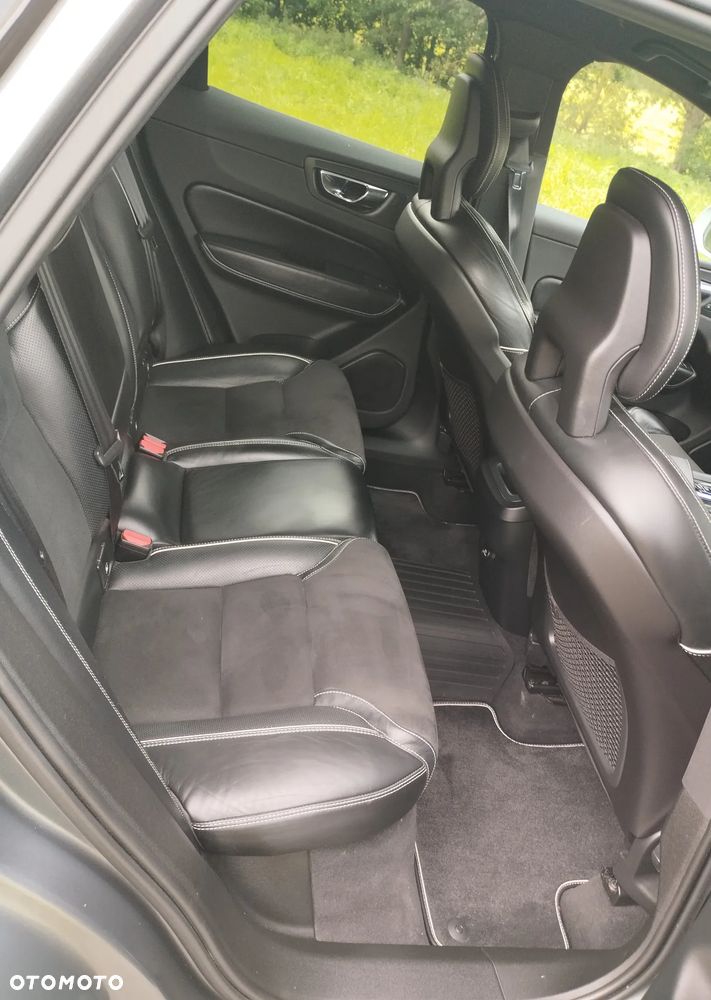 Volvo XC 60 D5 SCR AWD R-Design - 17