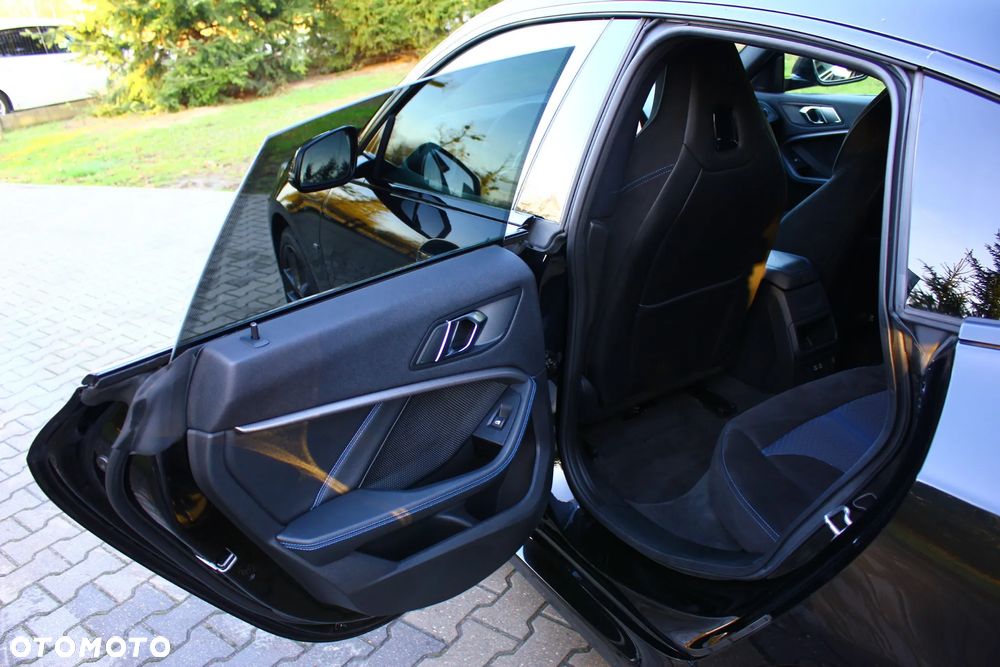 BMW Seria 2 218d M Sport sport - 31