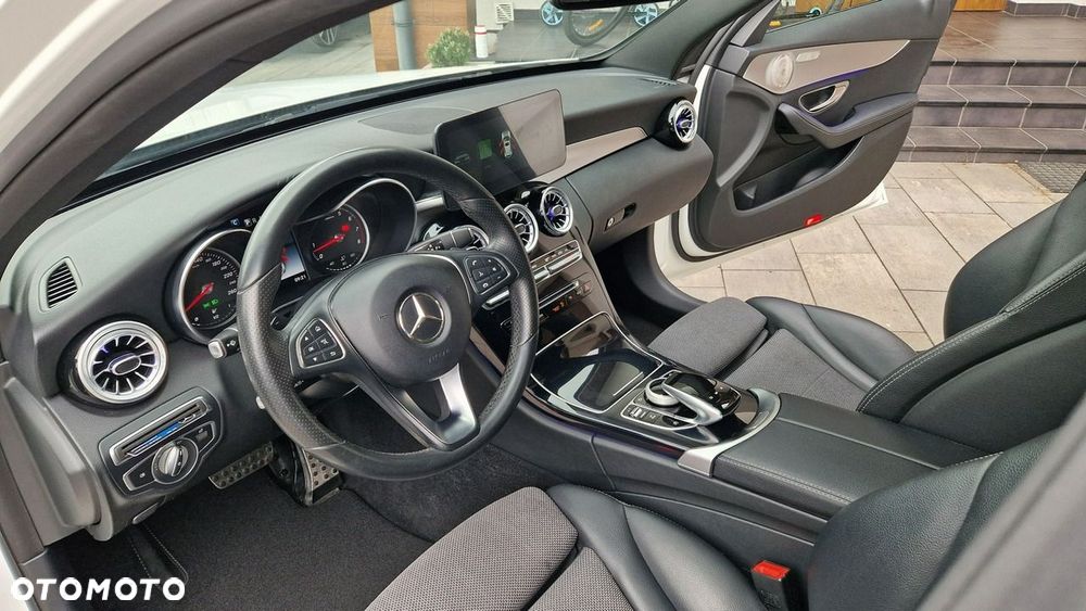 Mercedes-Benz Klasa C 180 9G-TRONIC Avantgarde - 17