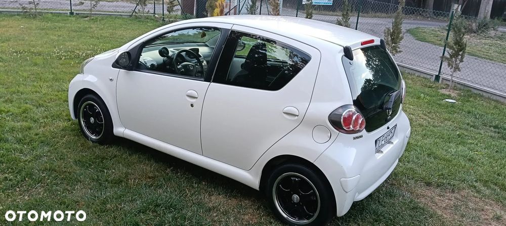 Toyota Aygo x-cite - 6