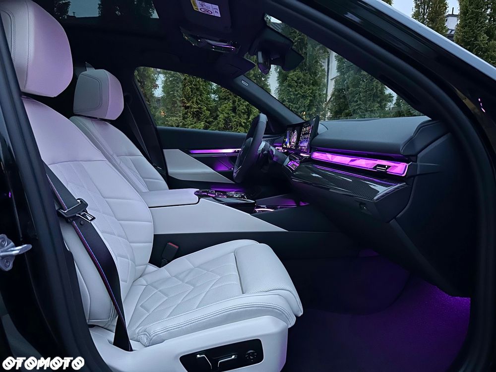 BMW Seria 5 520d xDrive mHEV M Sport - 19