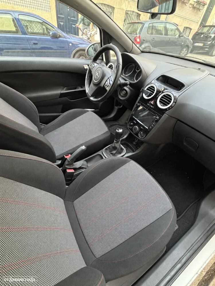 Opel Corsa 1.2 Black Edition - 2