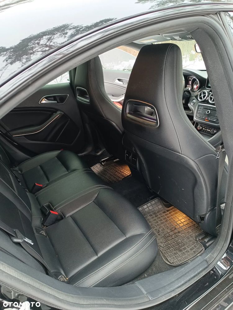 Mercedes-Benz CLA - 12