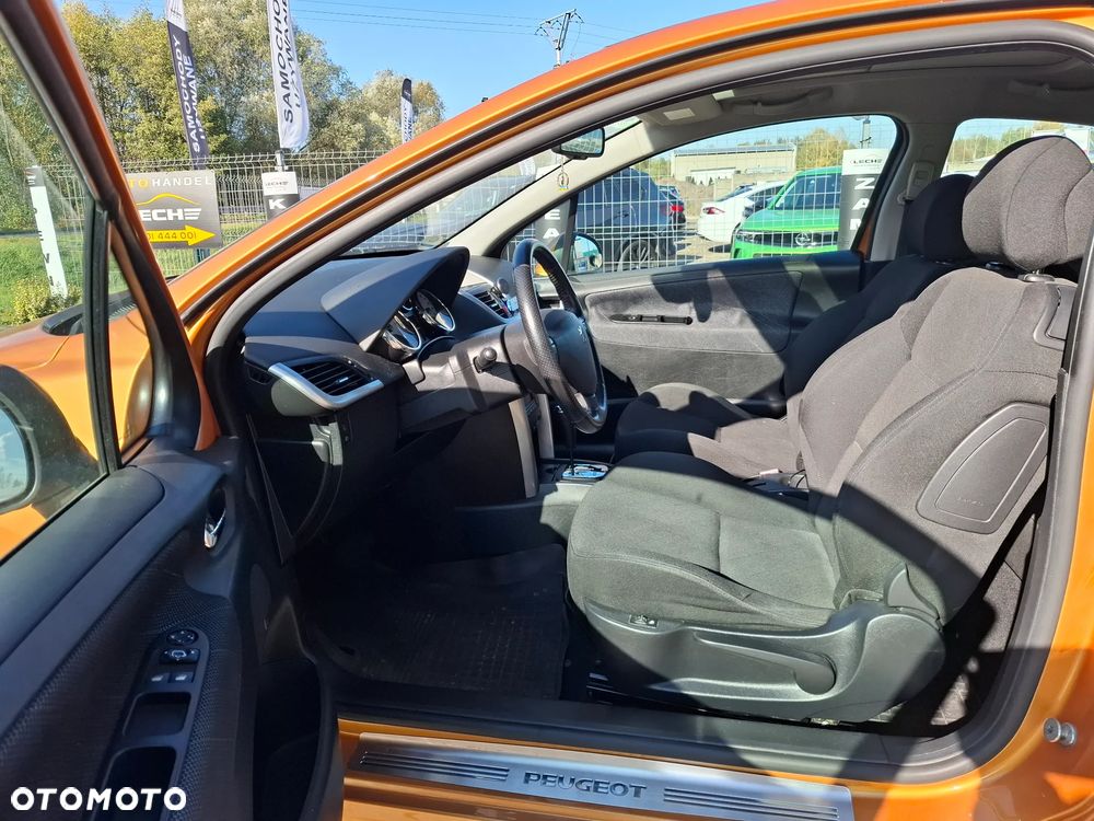 Peugeot 207 - 18