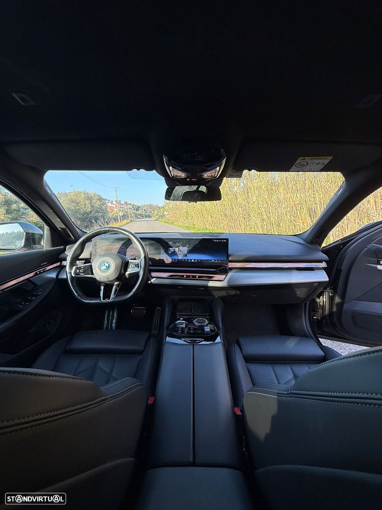 BMW 530 e Pack Desportivo M - 12