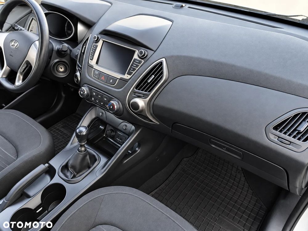 Hyundai ix35 1.6 2WD Fifa World Cup Edition - 21