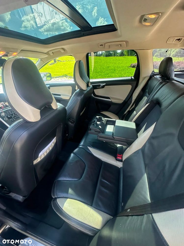 Volvo XC 60 T6 AWD RDesign - 12