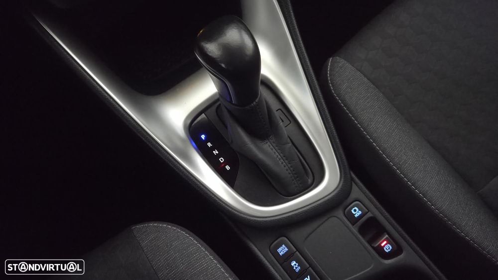 Toyota Yaris 1.5 HSD Comfort+P.Style - 10