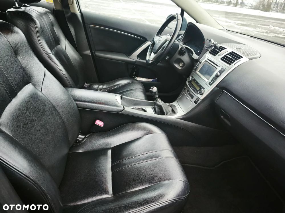Toyota Avensis 2.0 D-4D Premium - 9