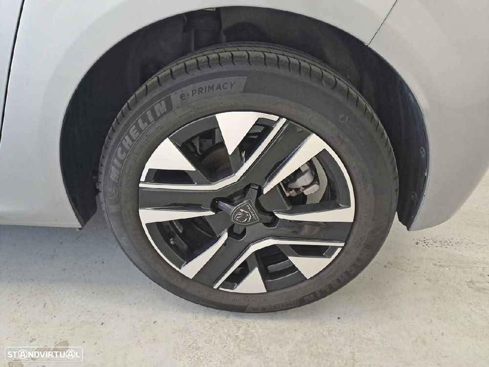 Peugeot 208 1.2 PureTech Allure EAT8 - 11