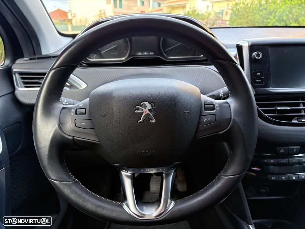 Peugeot 2008 1.2 PureTech Allure - 33