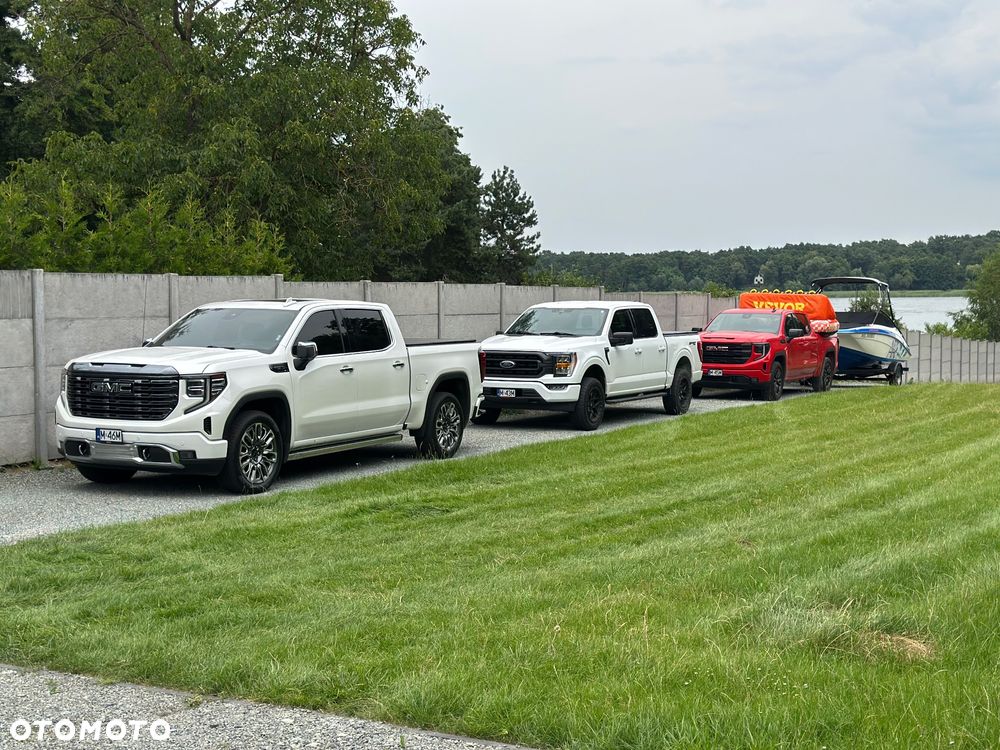GMC Sierra - 1