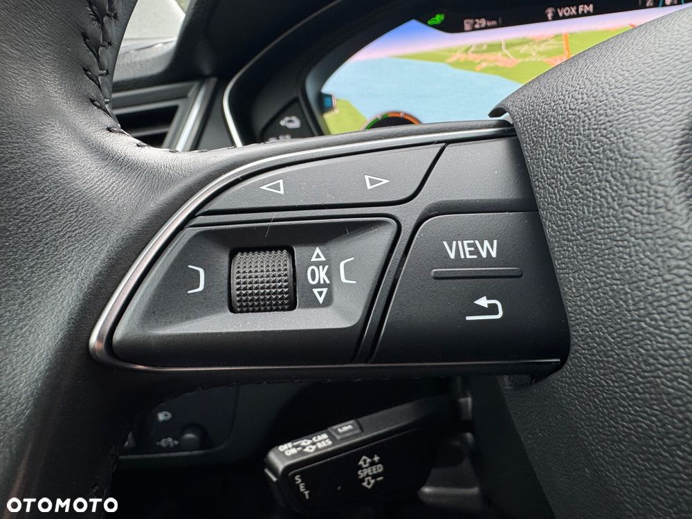 Audi Q5 50 TFSIe quattro S tronic S line business - 39