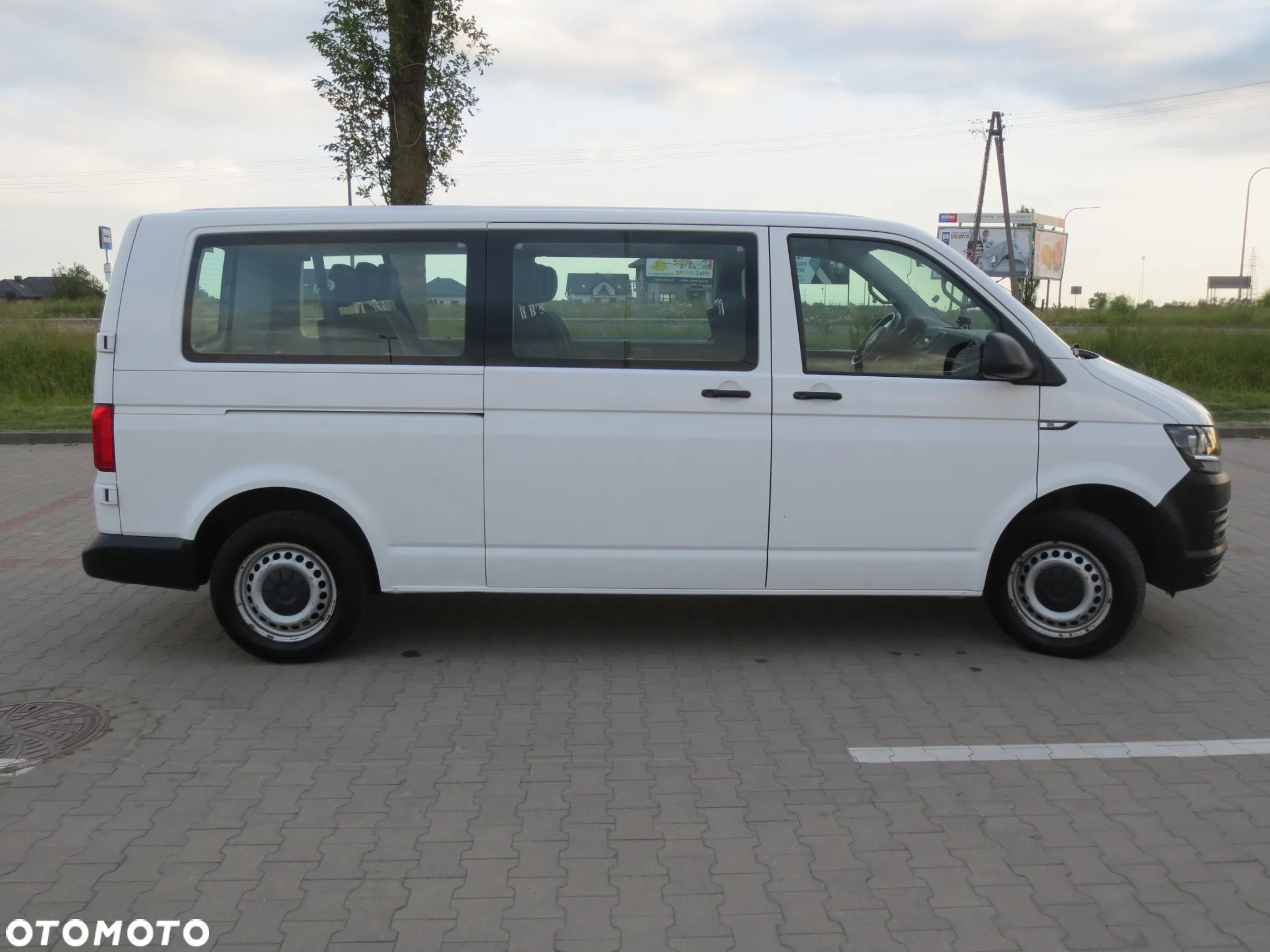 Volkswagen Caravelle 2.0 TDI L2 Trendline - 4