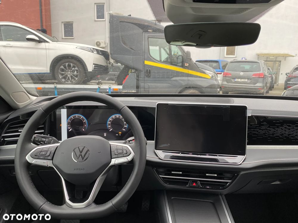 Volkswagen Passat - 11