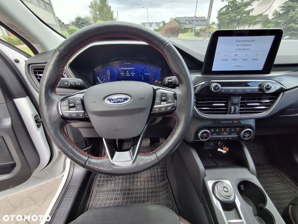 Ford Kuga - 12