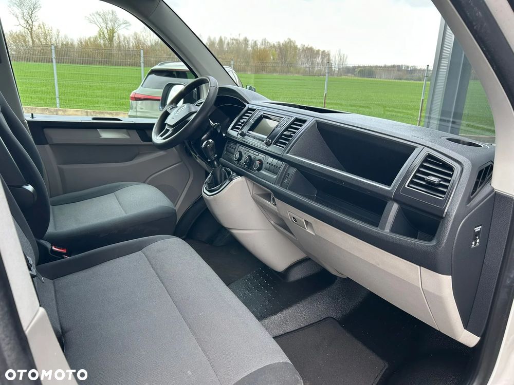 Volkswagen Transporter T6 Lift L2H1 Long 2.0 TDI 150KM **200tyś. km.**Klima**3 osobowy**2017R** - 14