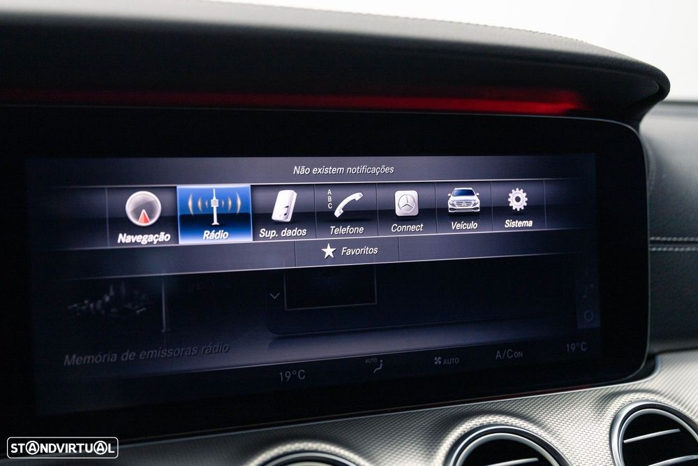 Mercedes-Benz E 220 d AMG Line - 36