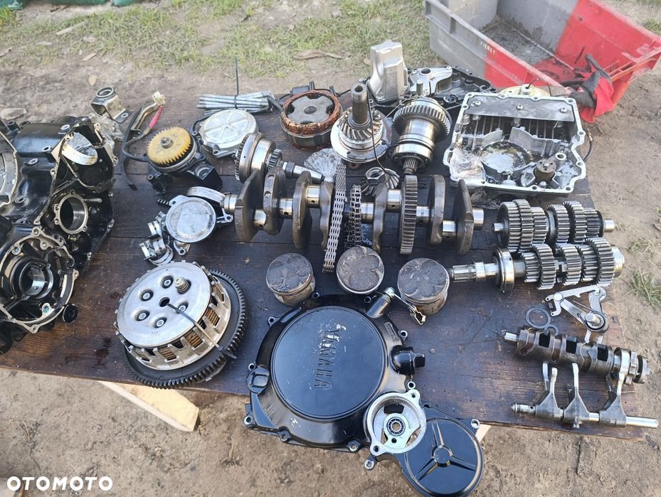 Części Yamaha XJ 700 Maxim 750 1AA silnika silnik silnikowe J4 - 7