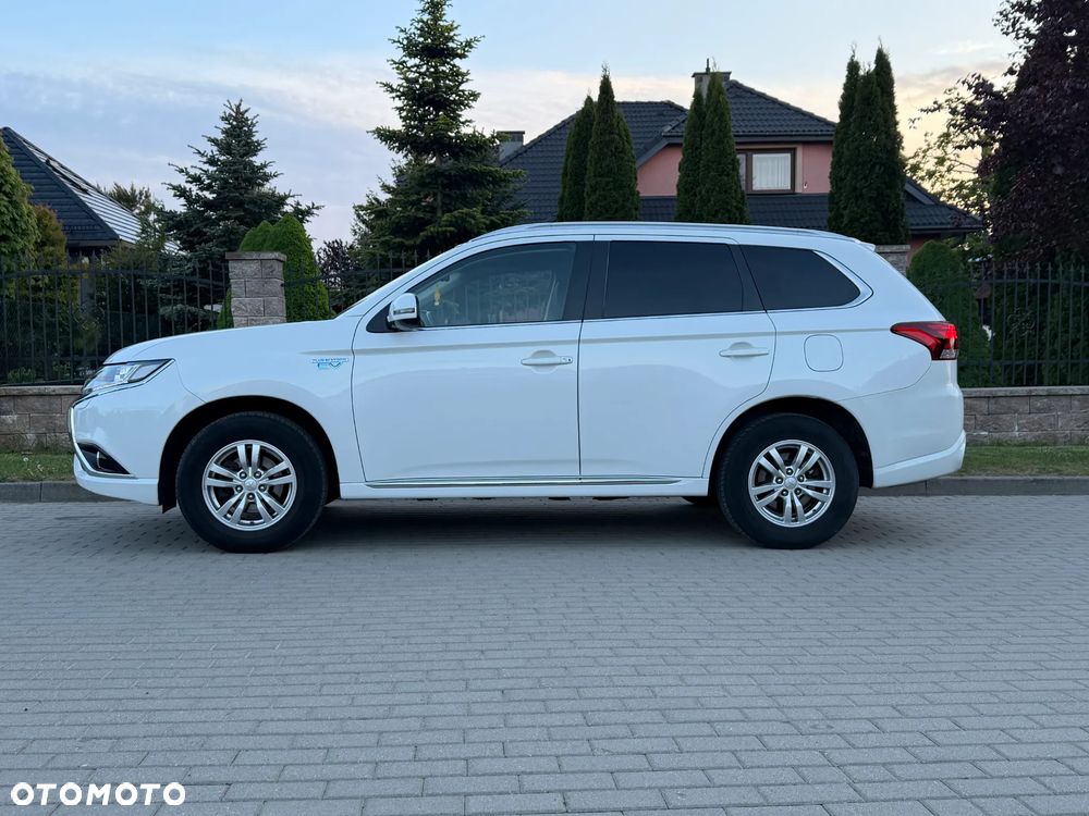 Mitsubishi Outlander 2.0 4WD Plus - 2